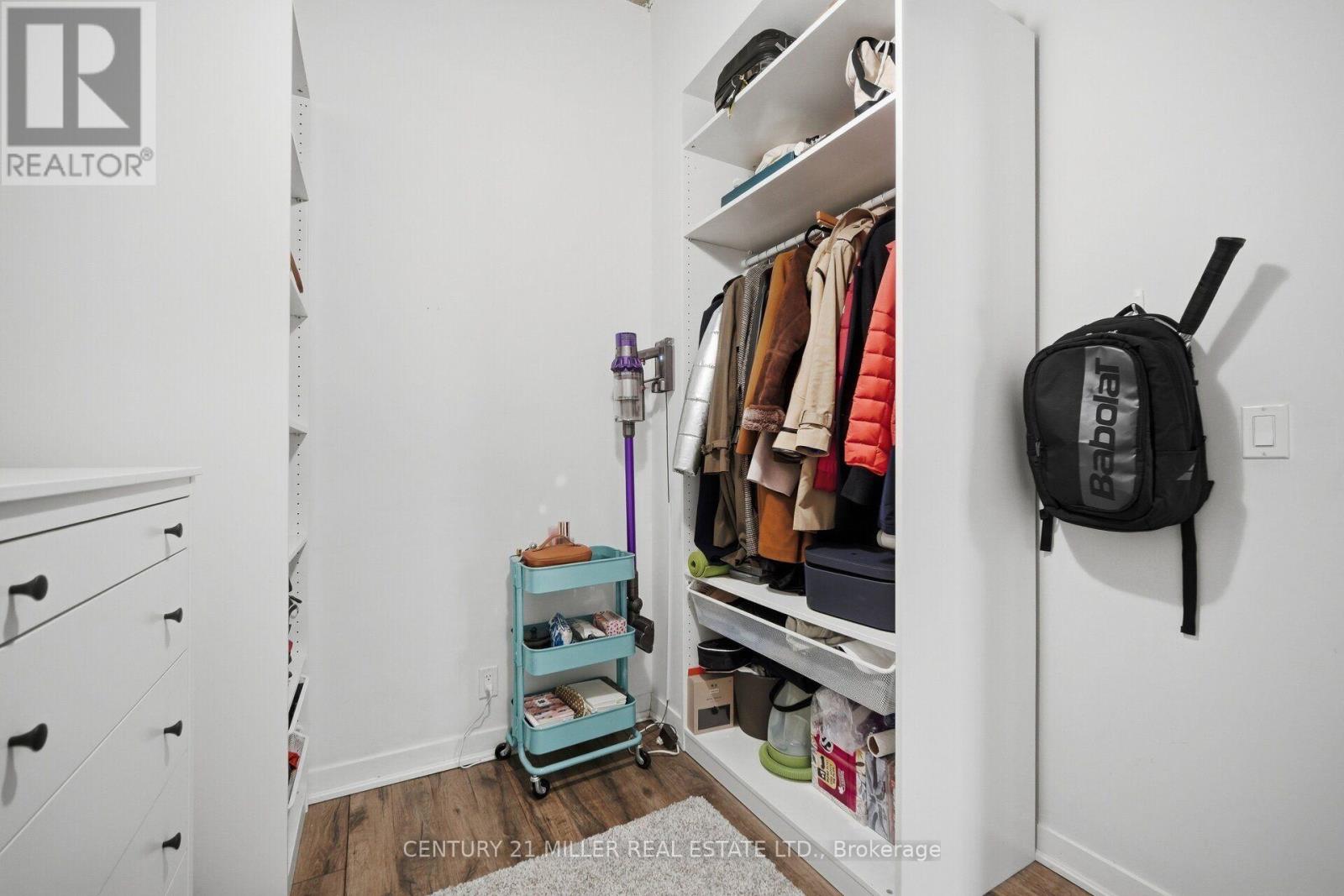#123 201 CARLAW AVENUE - 11