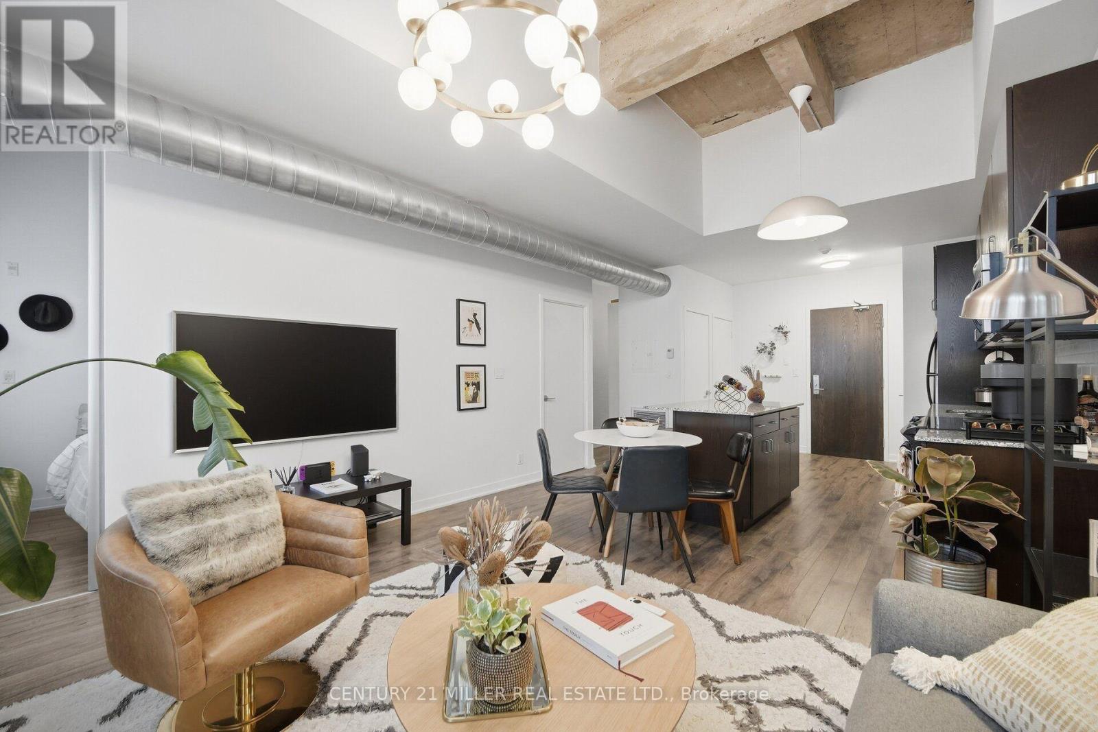 #123 201 CARLAW AVENUE - 7