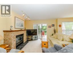 Living room - 204 Cormorant Cres, Salt Spring, BC V8K1G8 Photo 9