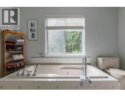 204 Cormorant Cres, Salt Spring, BC V8K1G8 Photo 22