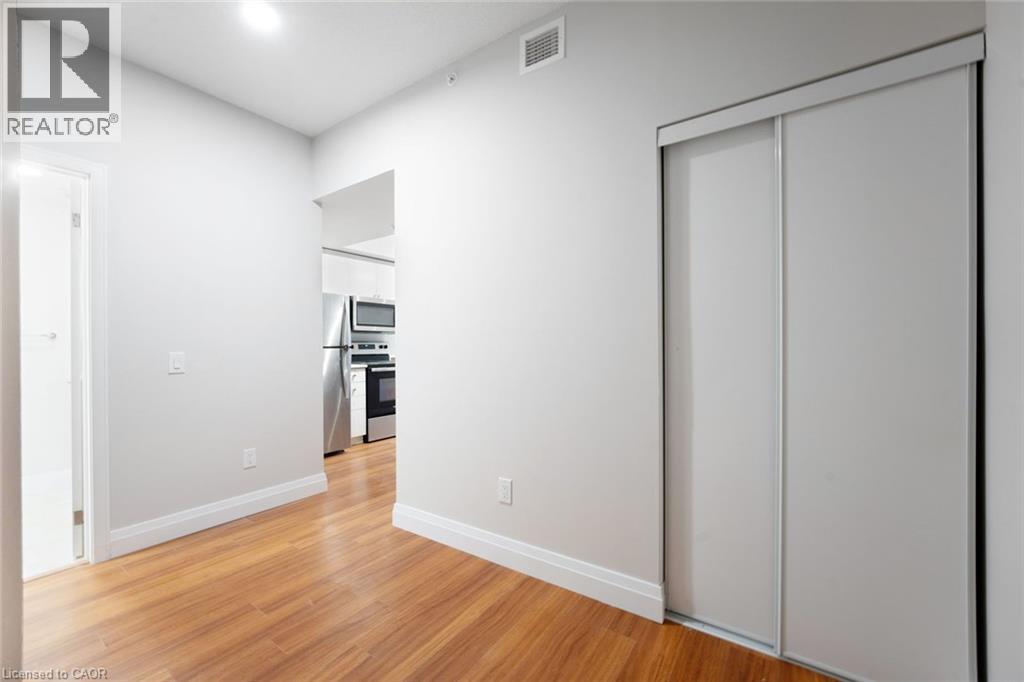 #207 1 WELLINGTON Street - 6