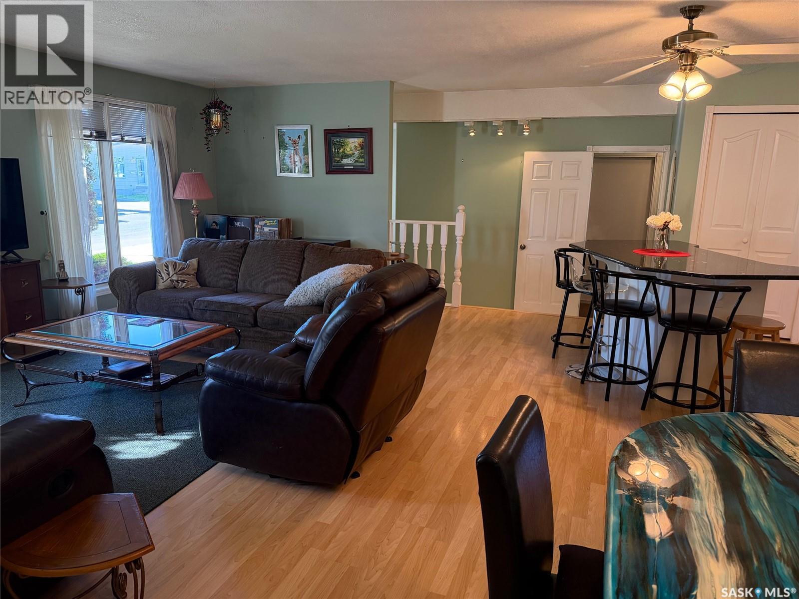 422 MANNING LANE - 4