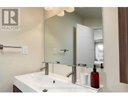 676 Vaughan Road, Toronto, ON M6E2Y6 Photo 23