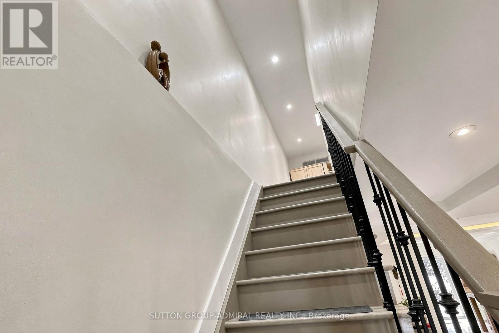 676 VAUGHAN ROAD - Image 18