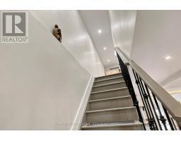 676 Vaughan Road, Toronto, ON M6E2Y6 Photo 18