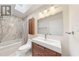 676 Vaughan Road, Toronto, ON M6E2Y6 Photo 27