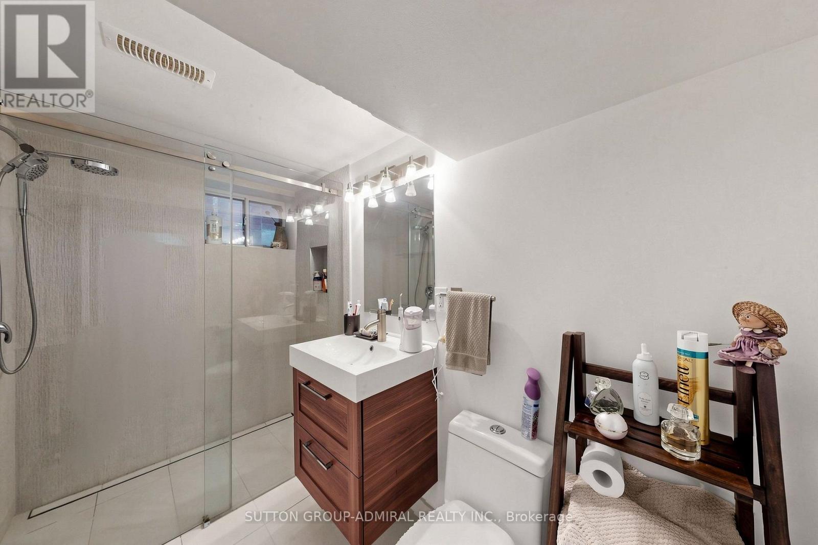 676 VAUGHAN ROAD - Image 37