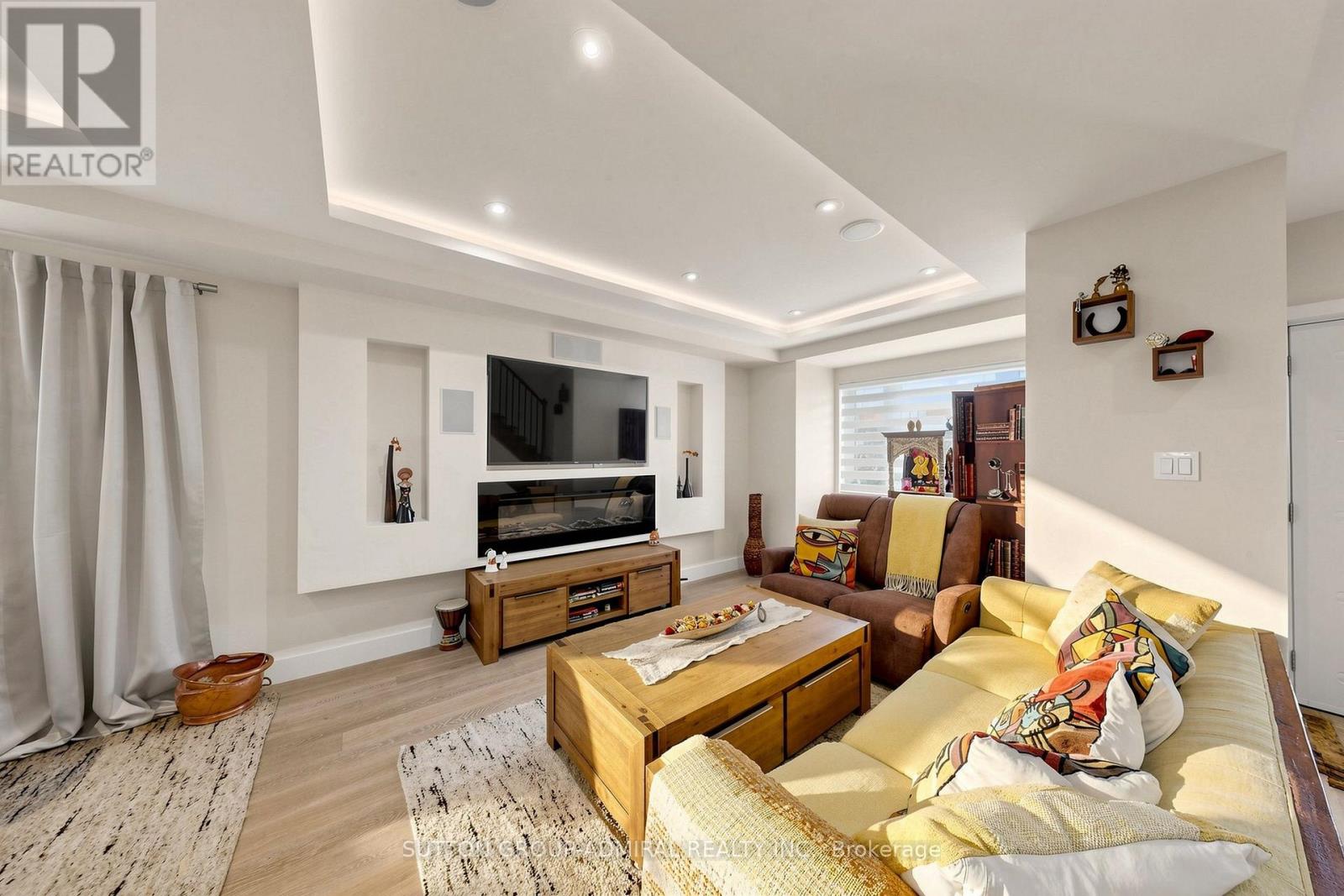 676 VAUGHAN ROAD - Image 5