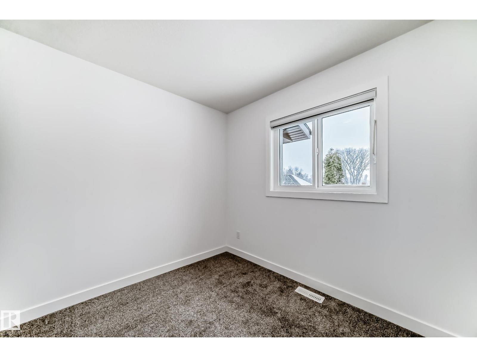 11519 & 11521 67 ST NW - 26