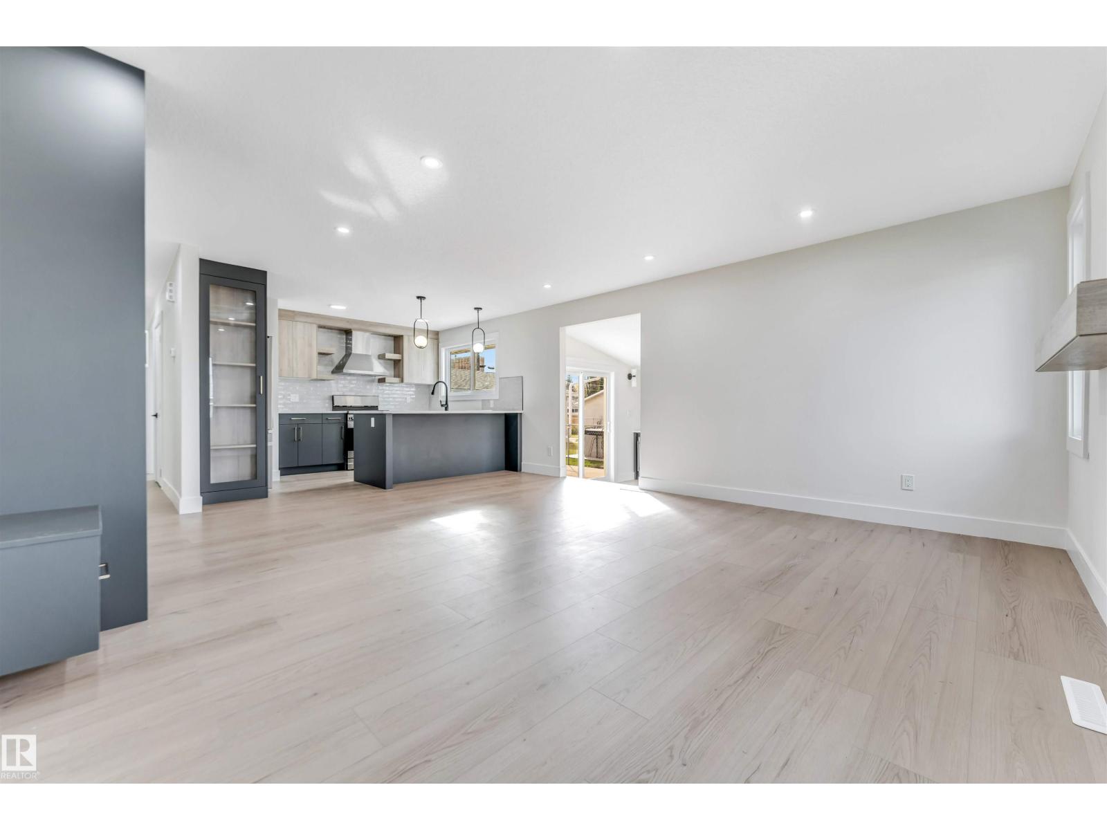 12811 135 ST NW - Image 16