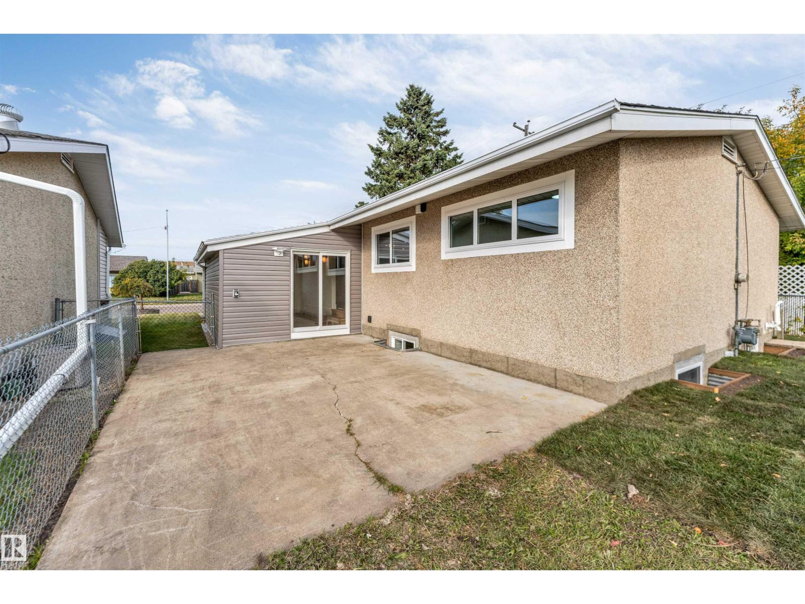 12811 135 ST NW - 8