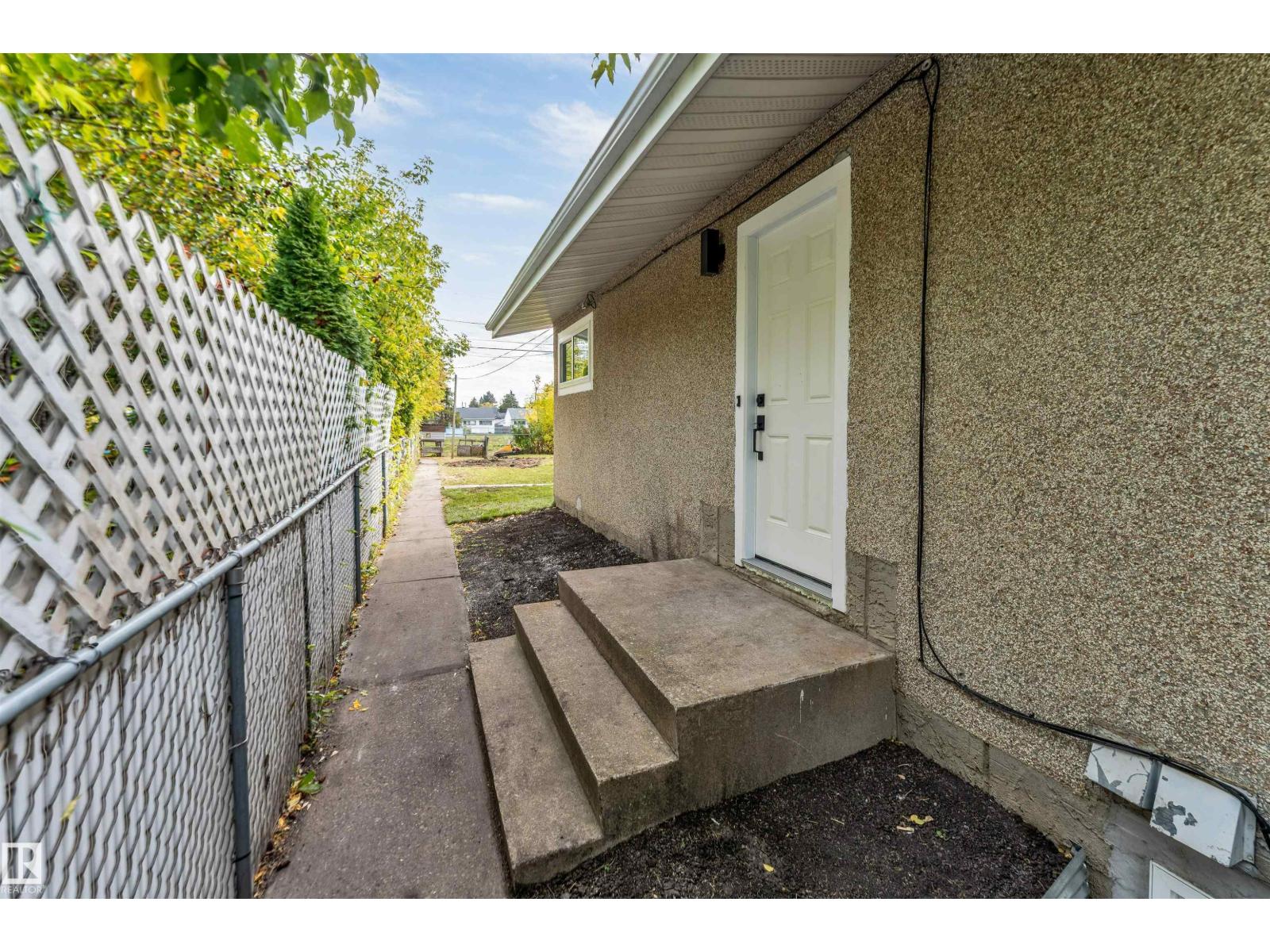 12811 135 ST NW - 3