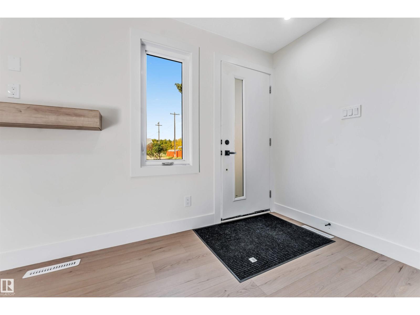 12811 135 ST NW - 15