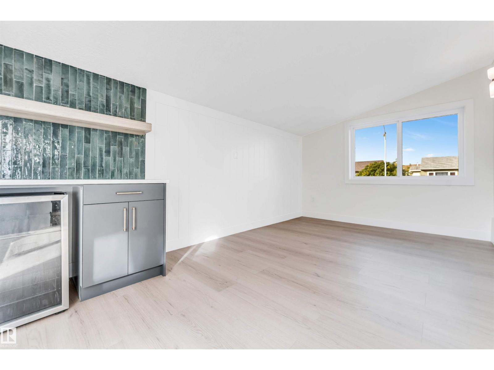 12811 135 ST NW - 19