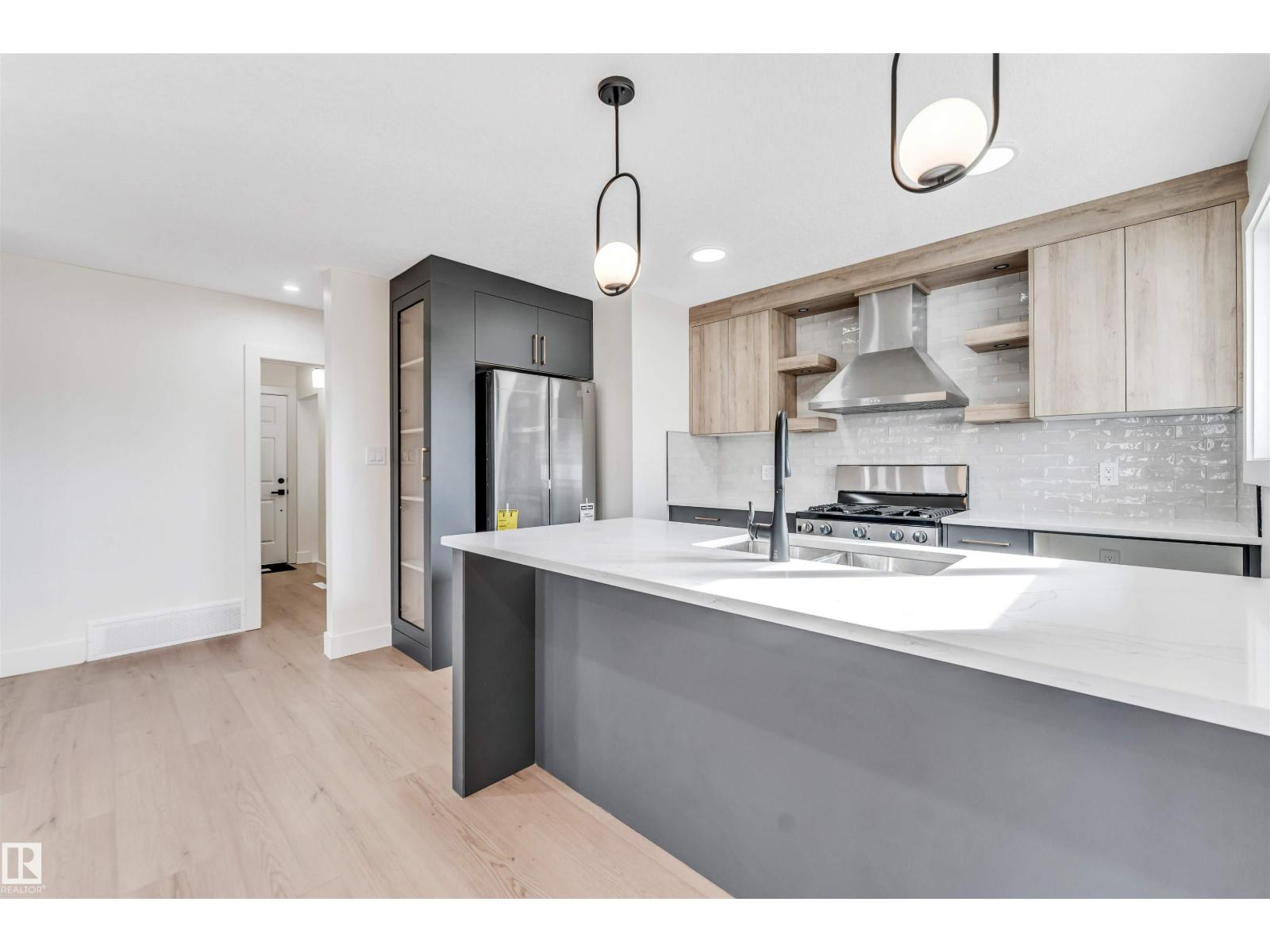 12811 135 ST NW - 22