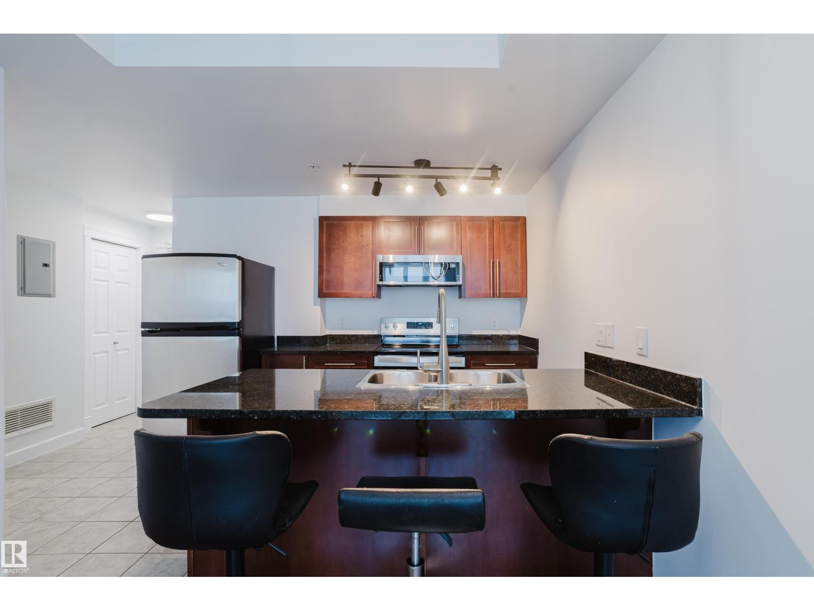#1603 9939 109 ST NW - 17