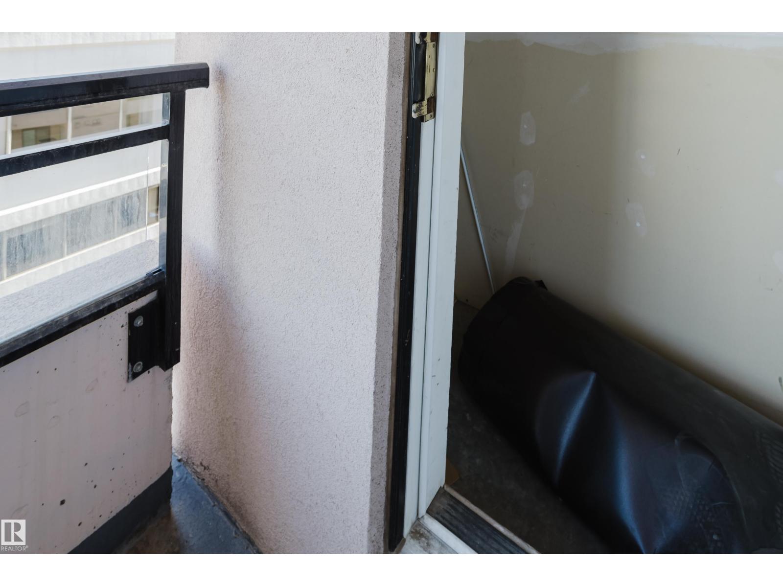 #1603 9939 109 ST NW - 37
