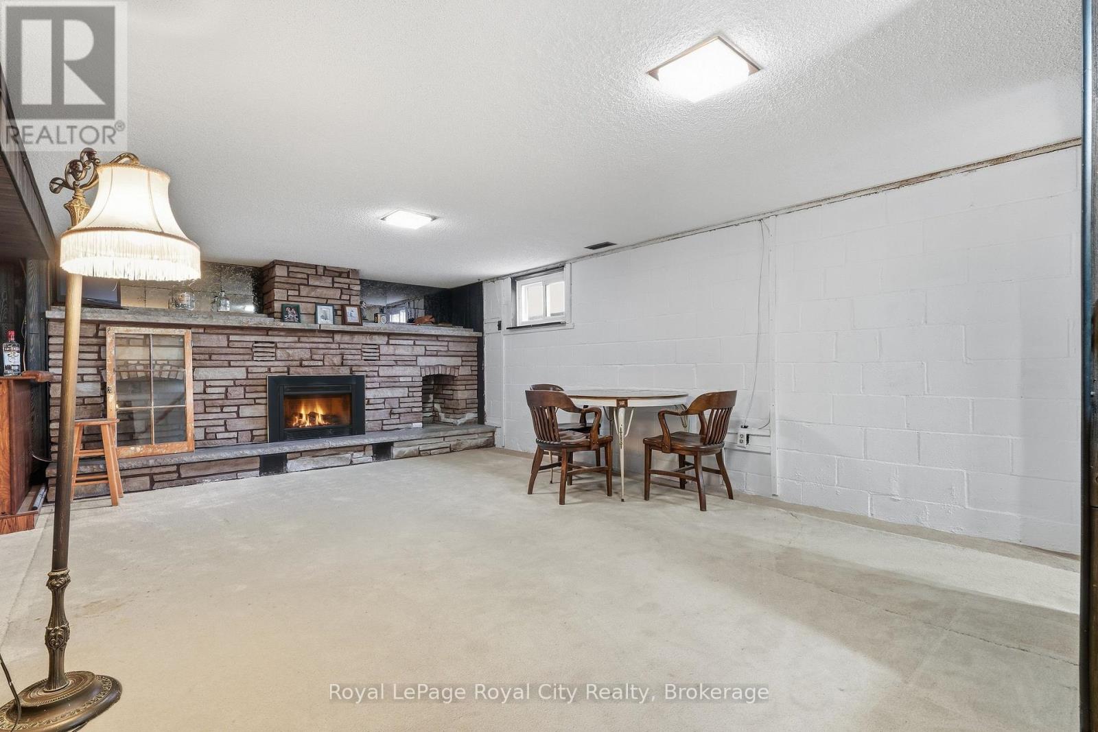 470 DUBLIN STREET - 23