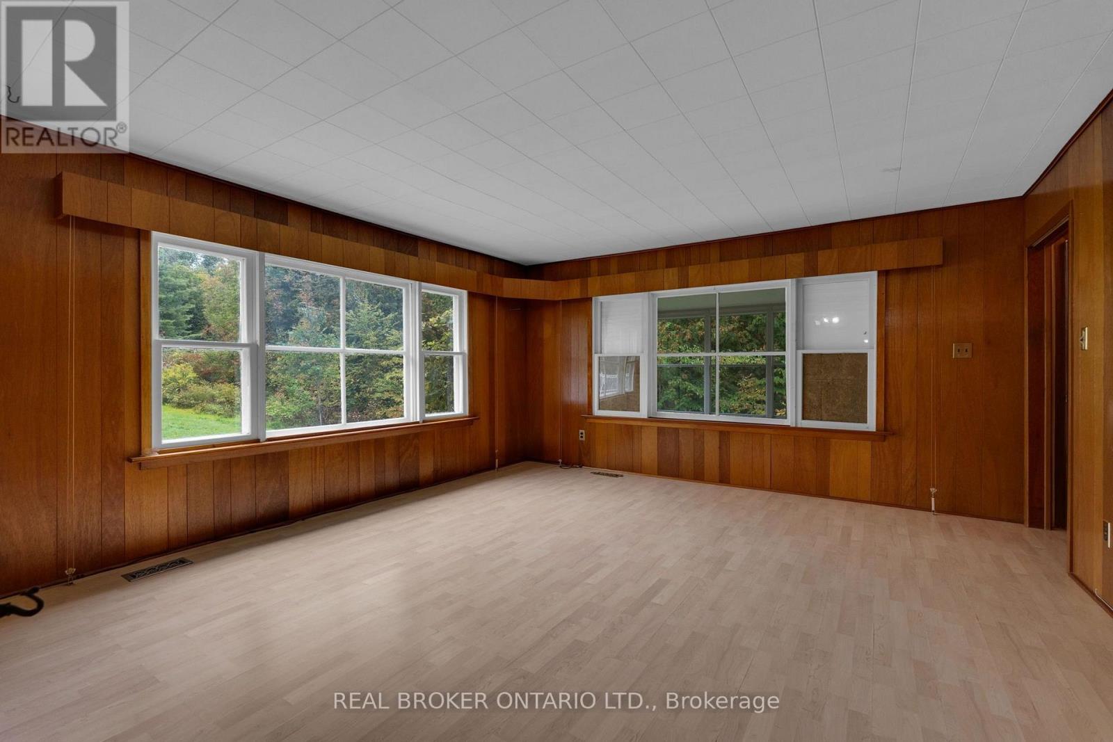 2086 Penetanguishene Road, Springwater photo 14