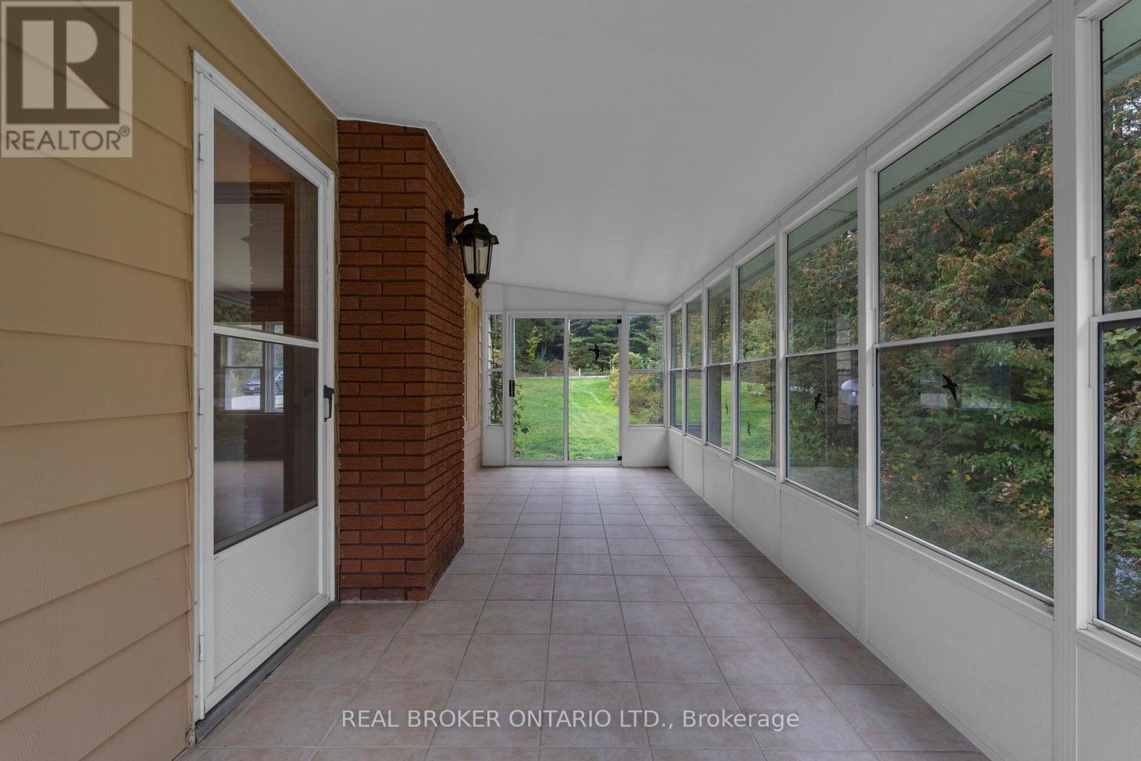 2086 PENETANGUISHENE ROAD - 15