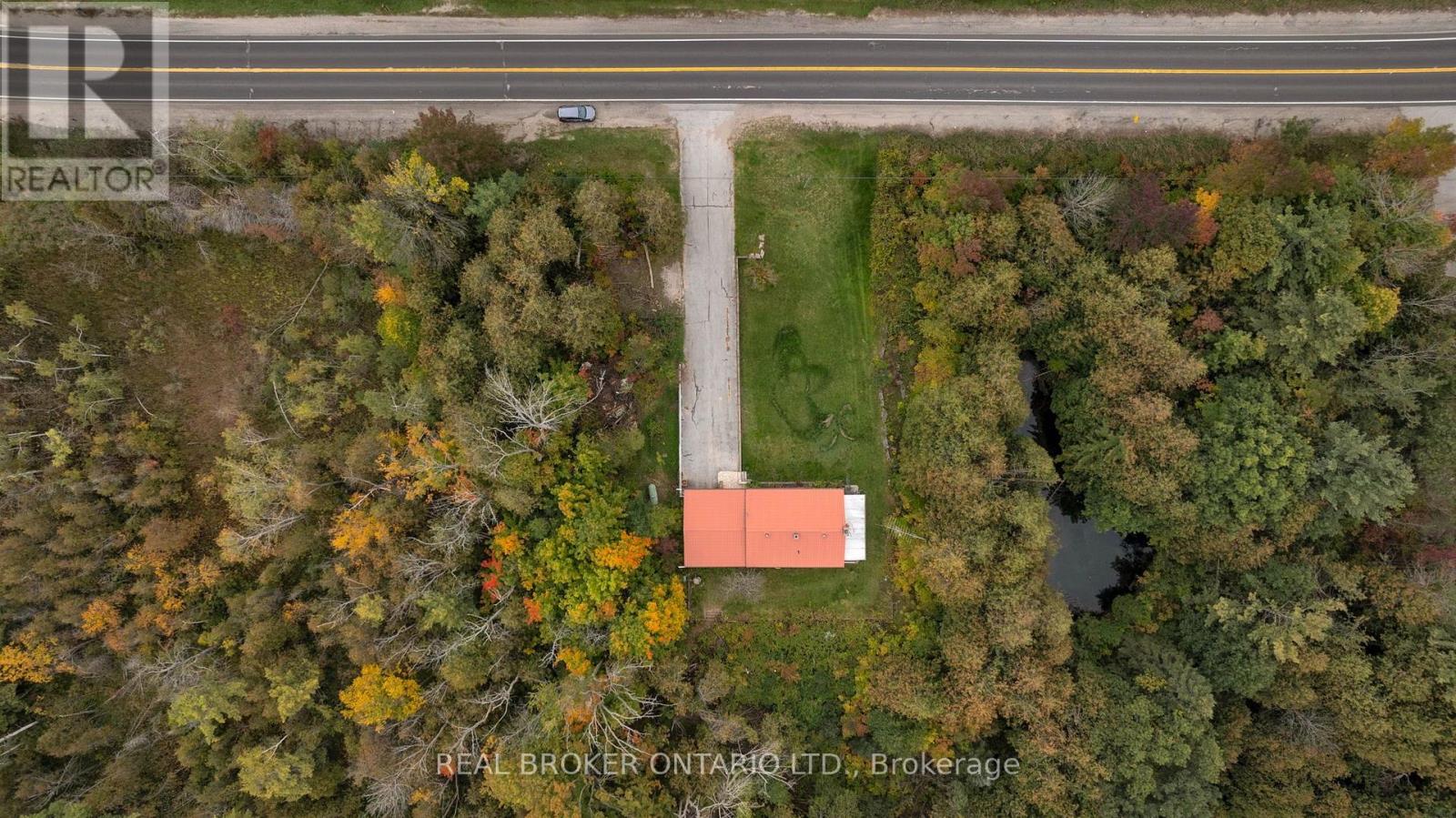 2086 Penetanguishene Road, Springwater photo 4