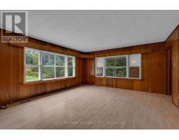 2086 Penetanguishene Road, Springwater, ON L4M4Y8 Photo 14