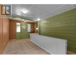 2086 Penetanguishene Road, Springwater, ON L4M4Y8 Photo 25