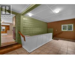 2086 Penetanguishene Road, Springwater, ON L4M4Y8 Photo 8