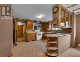2086 Penetanguishene Road, Springwater, ON L4M4Y8 Photo 9