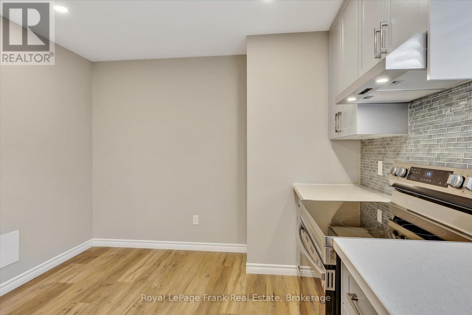 890 Weller Street — photo 16
