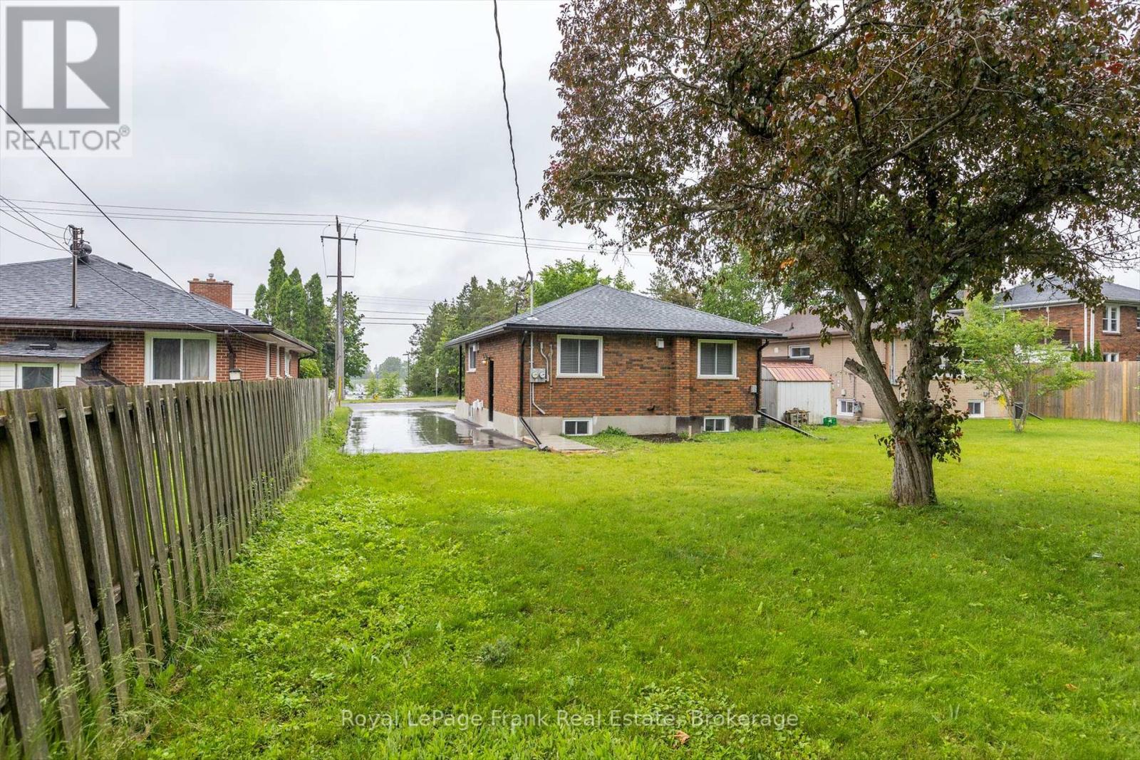 890 Weller Street — photo 4