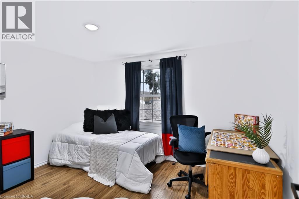 11 SUSSEX Avenue - 19