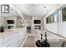 4pc Bathroom - 826 Durham Avenue Sw, Calgary, AB T2T5R2 Photo 20