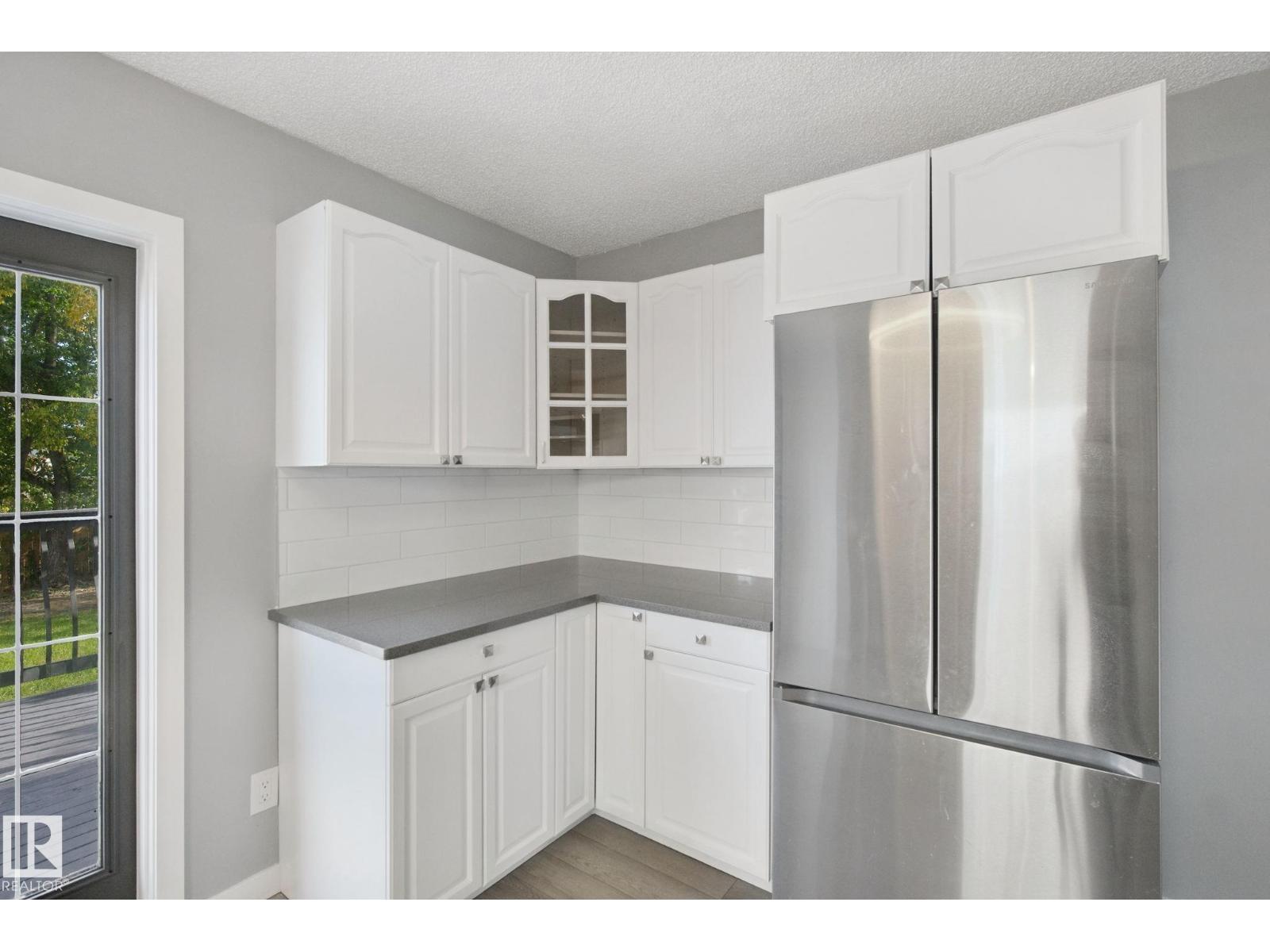 12319 47 ST NW - 16