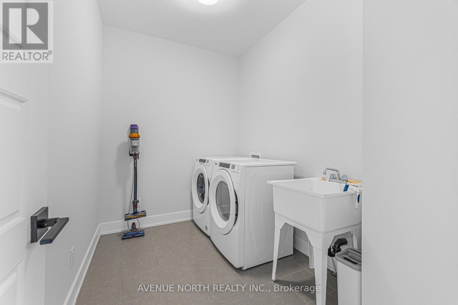 118 GREEN ASH AVENUE - 28
