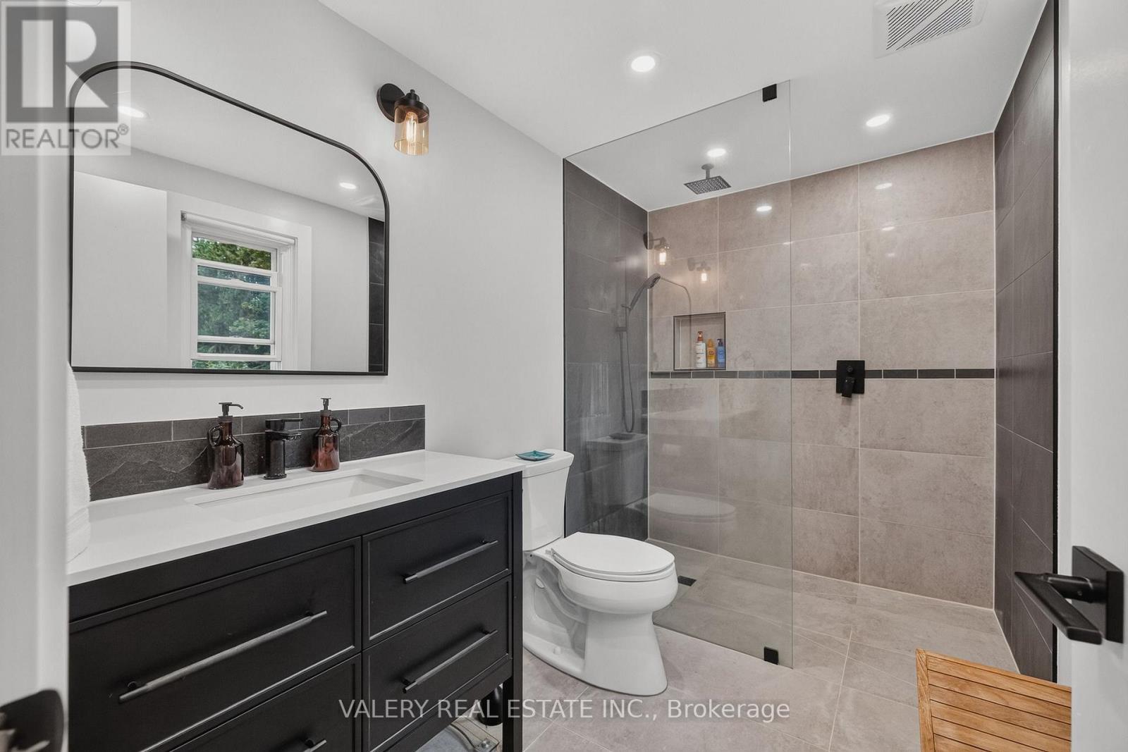 325 COLERIDGE DRIVE - 20