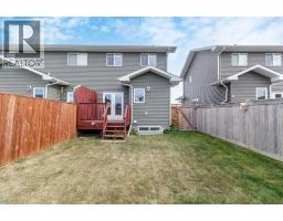 Bedroom - 107 Henderson Crescent, Penhold, AB T0M1R0 Photo 9