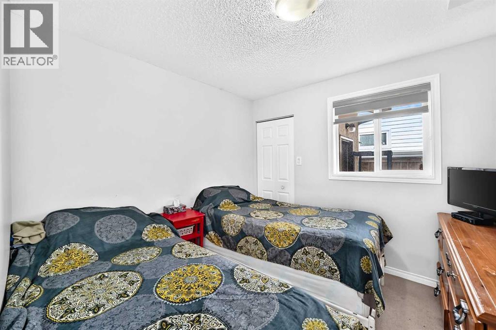 4610 43 Street NE - 22