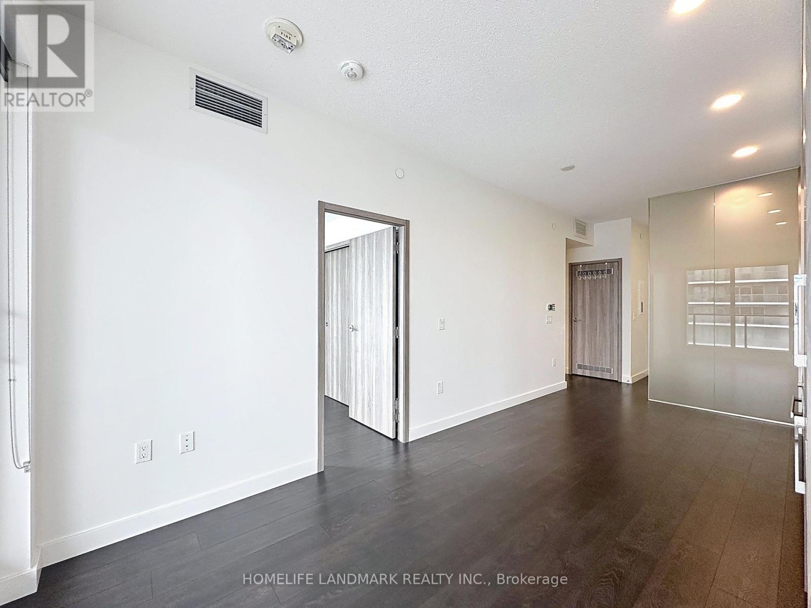 #801 95 MCMAHON DRIVE - 26