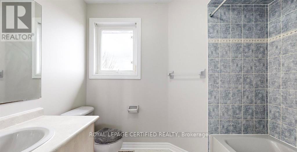 50 Batteaux Street, Barrie photo 17