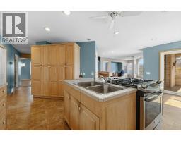 Family room - 5226 Clarence Road, Peachland, BC V0H1X2 Photo 17