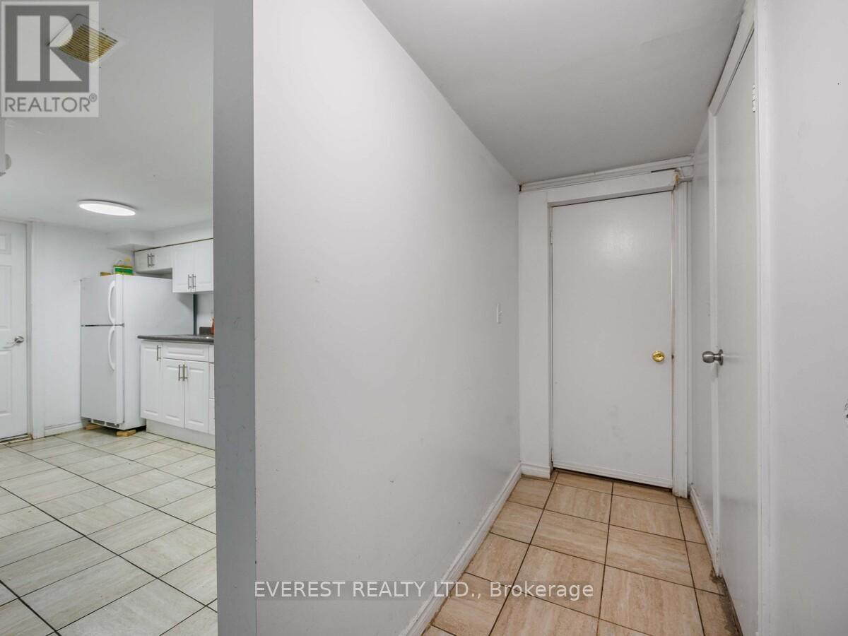91 Hart Avenue, Toronto, ON photo 23