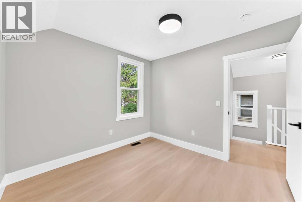 3715 14A Street SW - 28