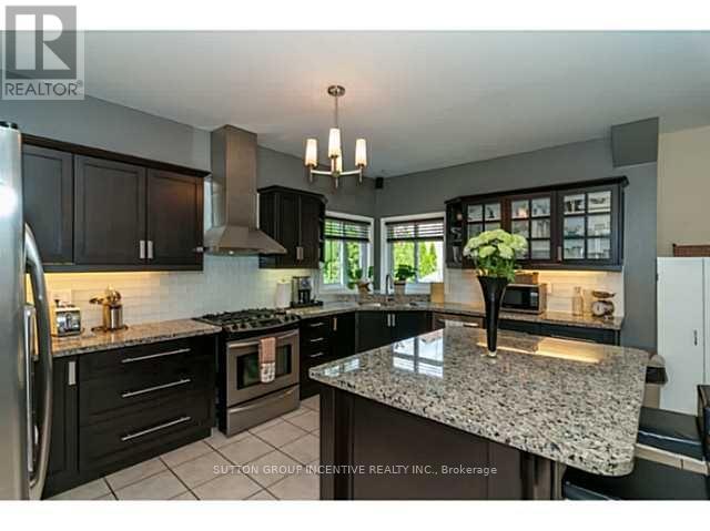 4 BLUEWATER TRAIL, Barrie (Bayshore) — photo 4
