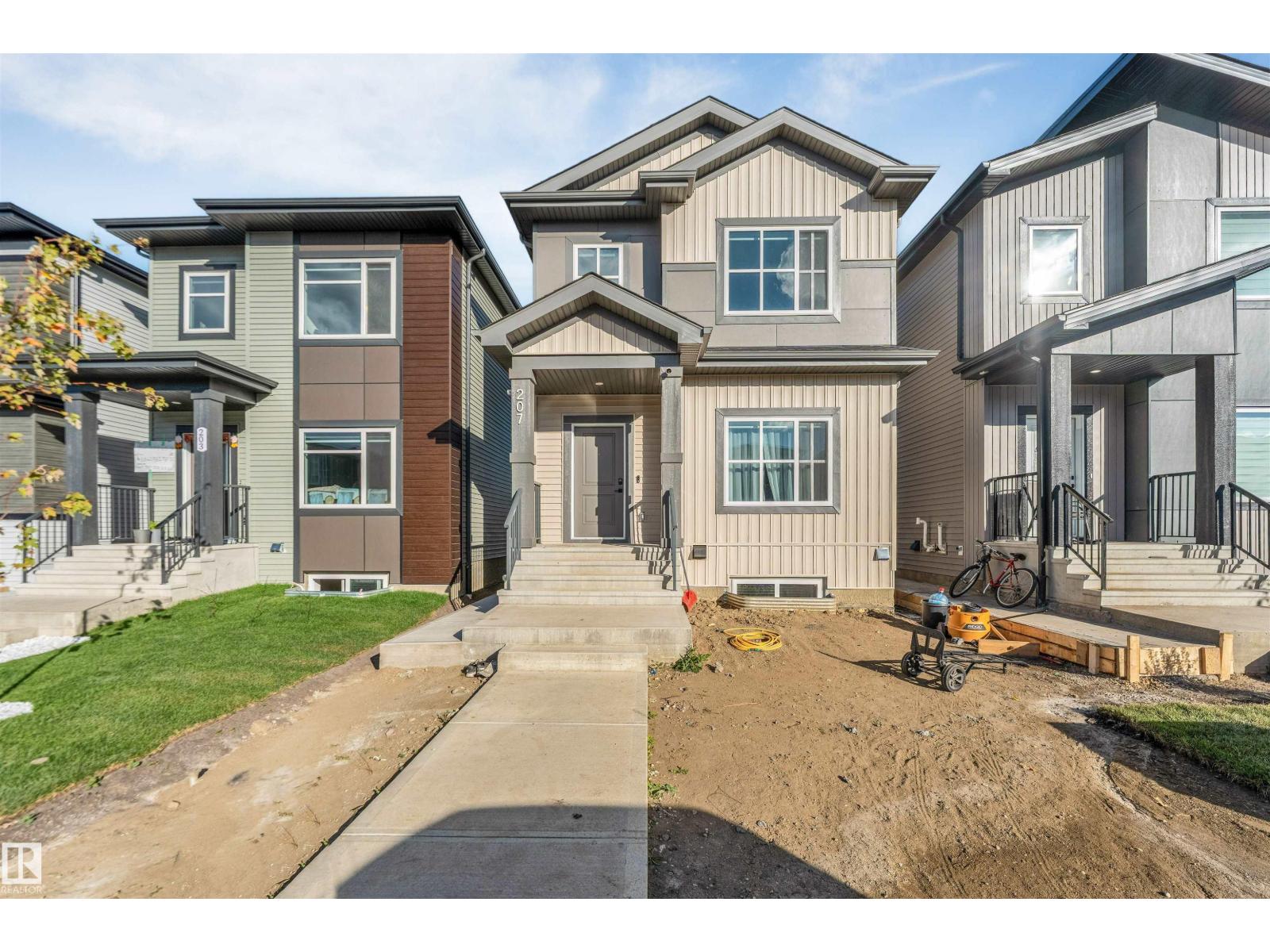 207 25 ST SW - 2