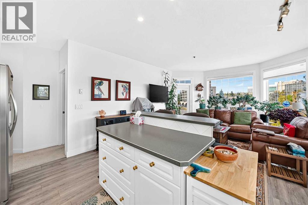 #305 3412 Parkdale Boulevard NW - 18