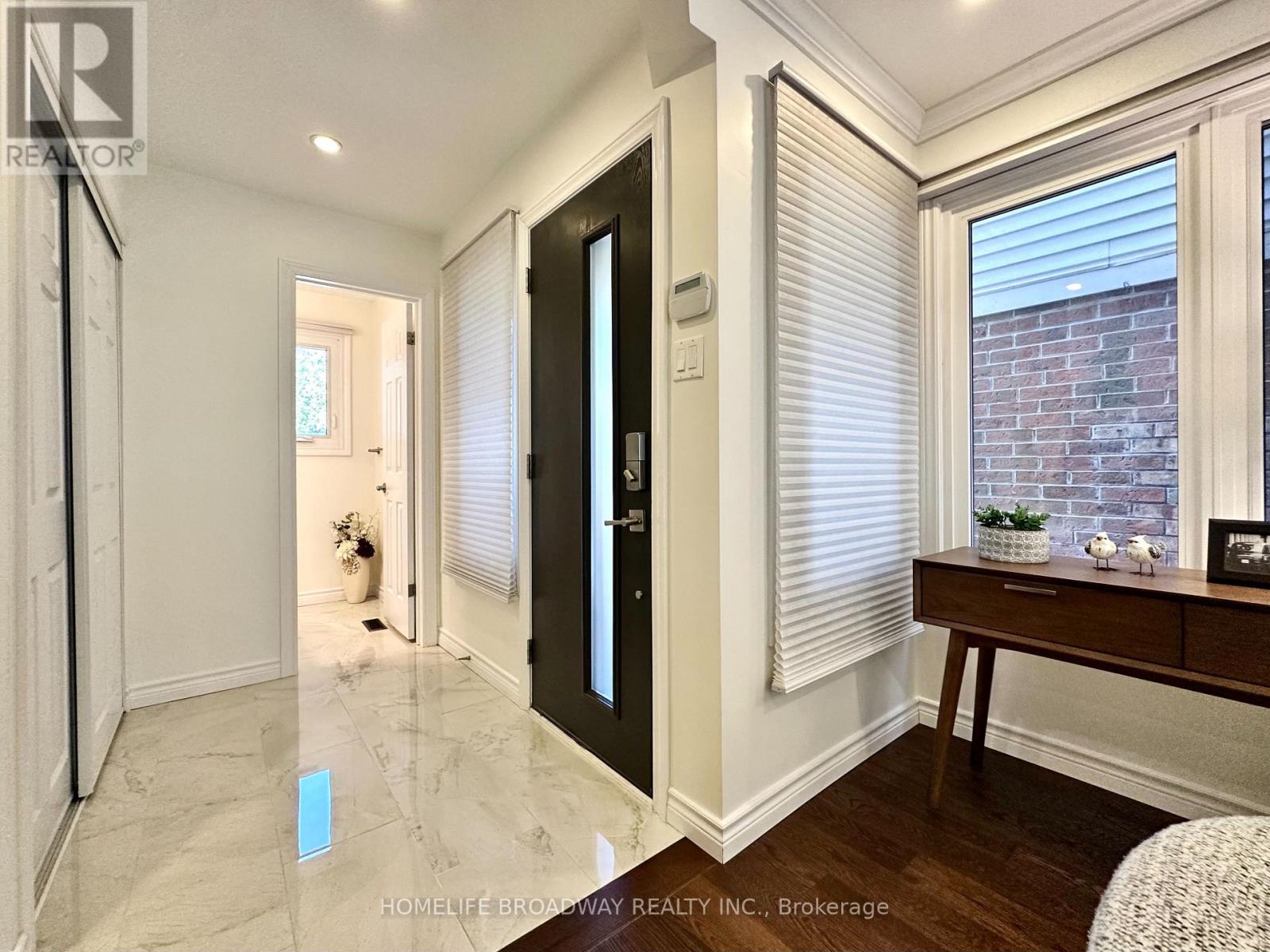 51 JONATHAN GATE - 26