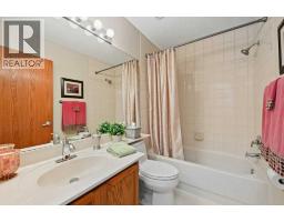 51 Douglasbank Gardens Se, Calgary, AB T2Z2C9 Photo 15