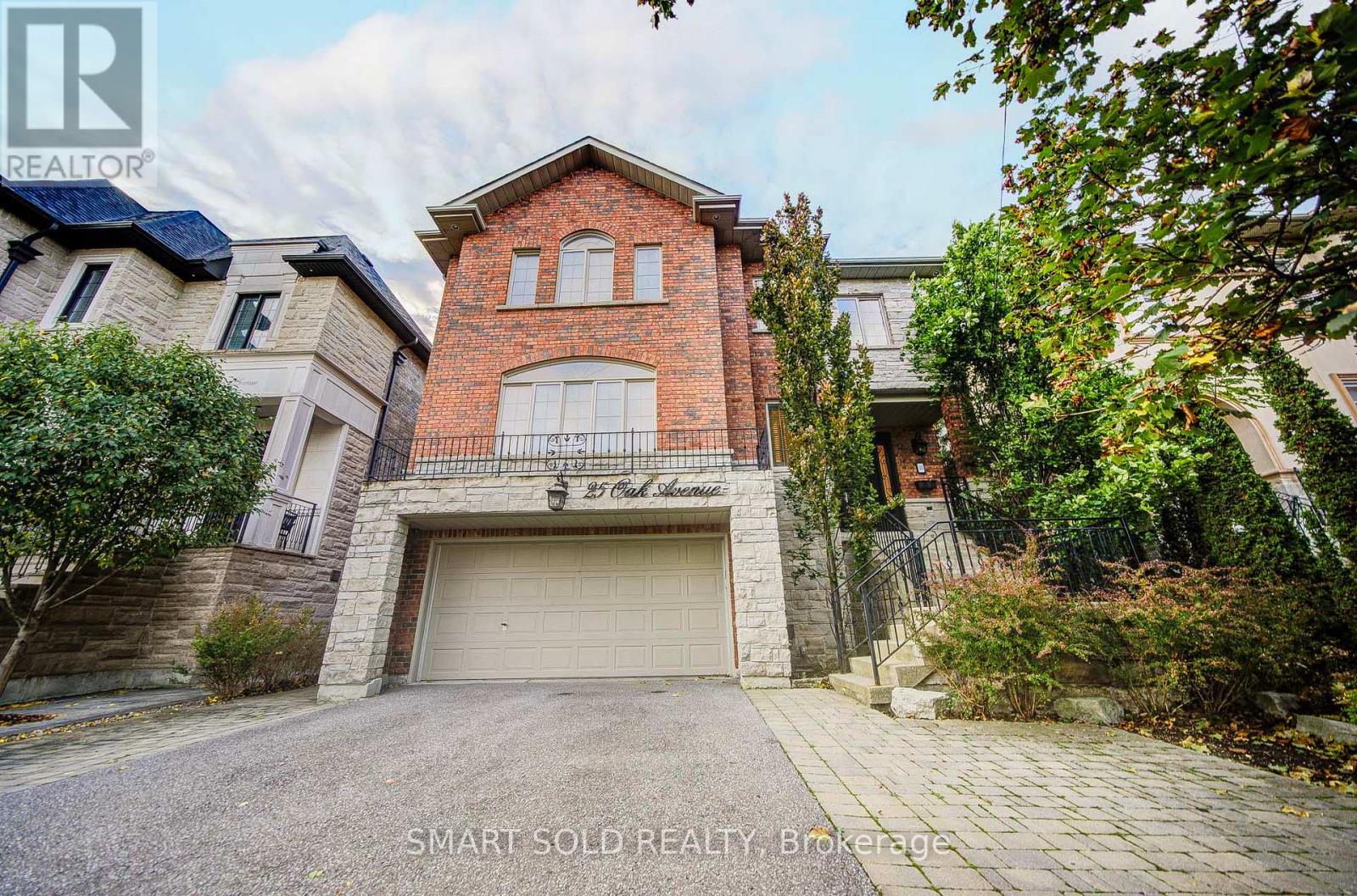 25 Oak Avenue, Richmond Hill, ON