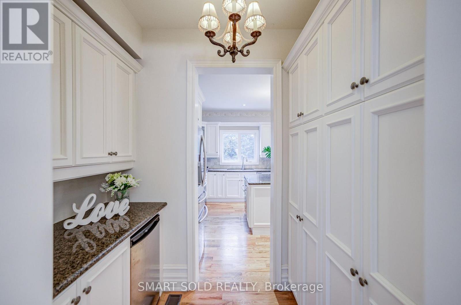 25 OAK AVENUE - Image 18